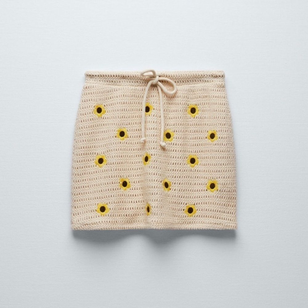 Zara Crocheted Skirt Flowers Short